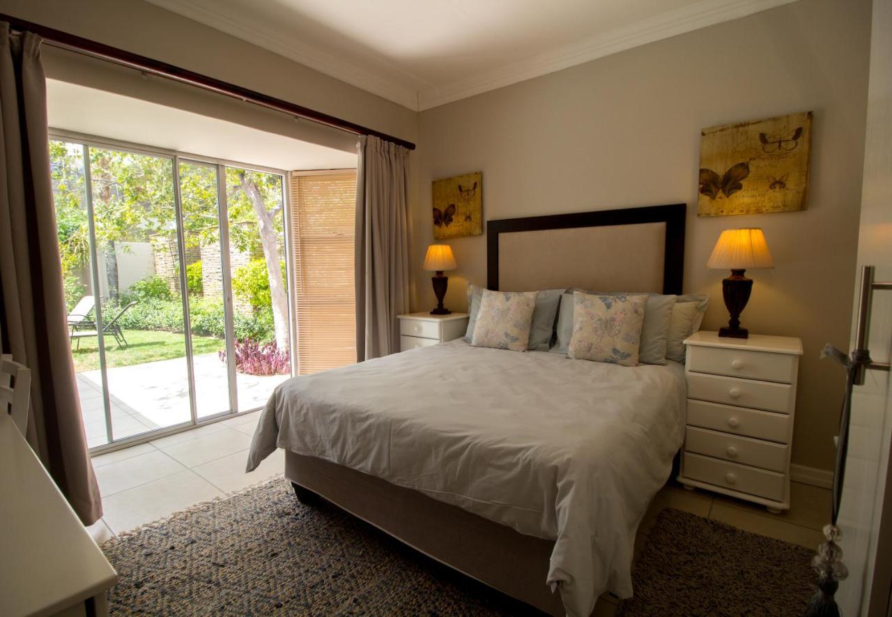 House On Olof Palme Bed & Breakfast Windhoek Bagian luar foto